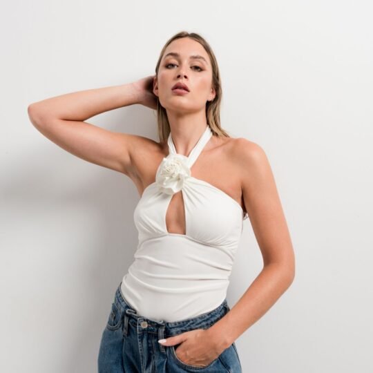Top Halter con Detalle Floral